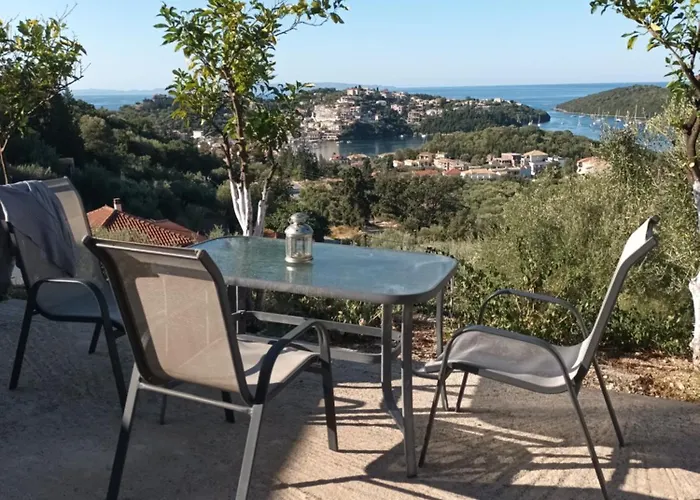 Charoula\'S Apartments